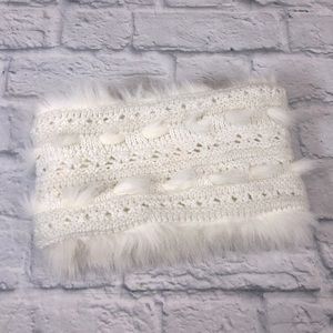 American Eagle Neck Warner Scarf Soft Faux fur white infinity style